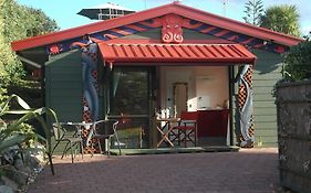 Moanarua Beach Cottage